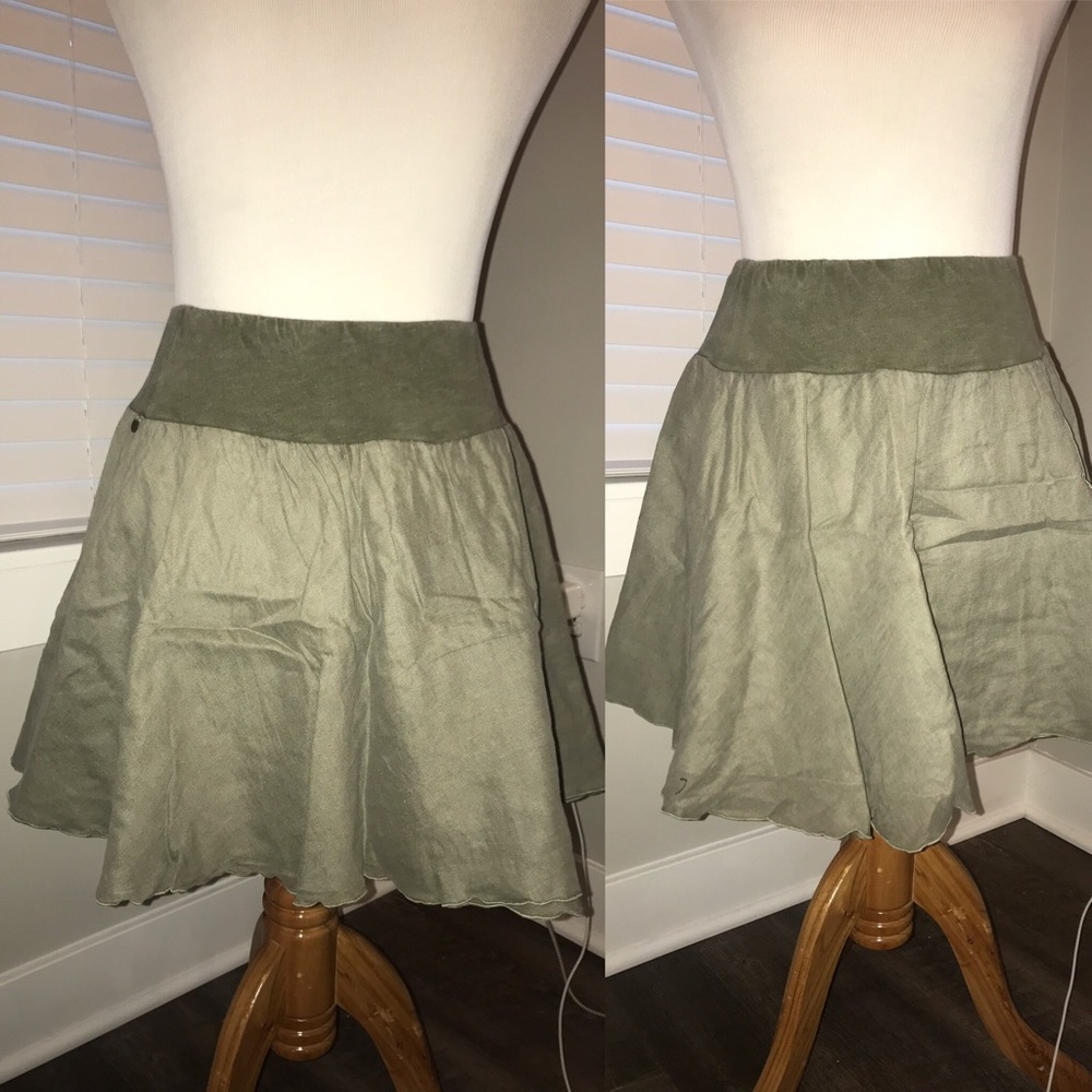 green flowy skirt with elastic waistband size S